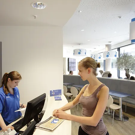 H2 Hotel Berlin-Alexanderplatz-2